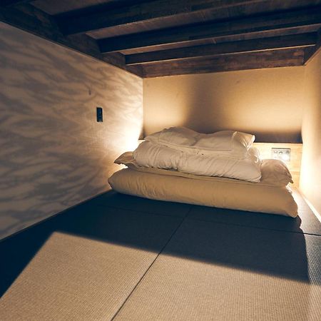 Вилла ルクス箱根湯本 Lux Hakone Yumoto Экстерьер фото