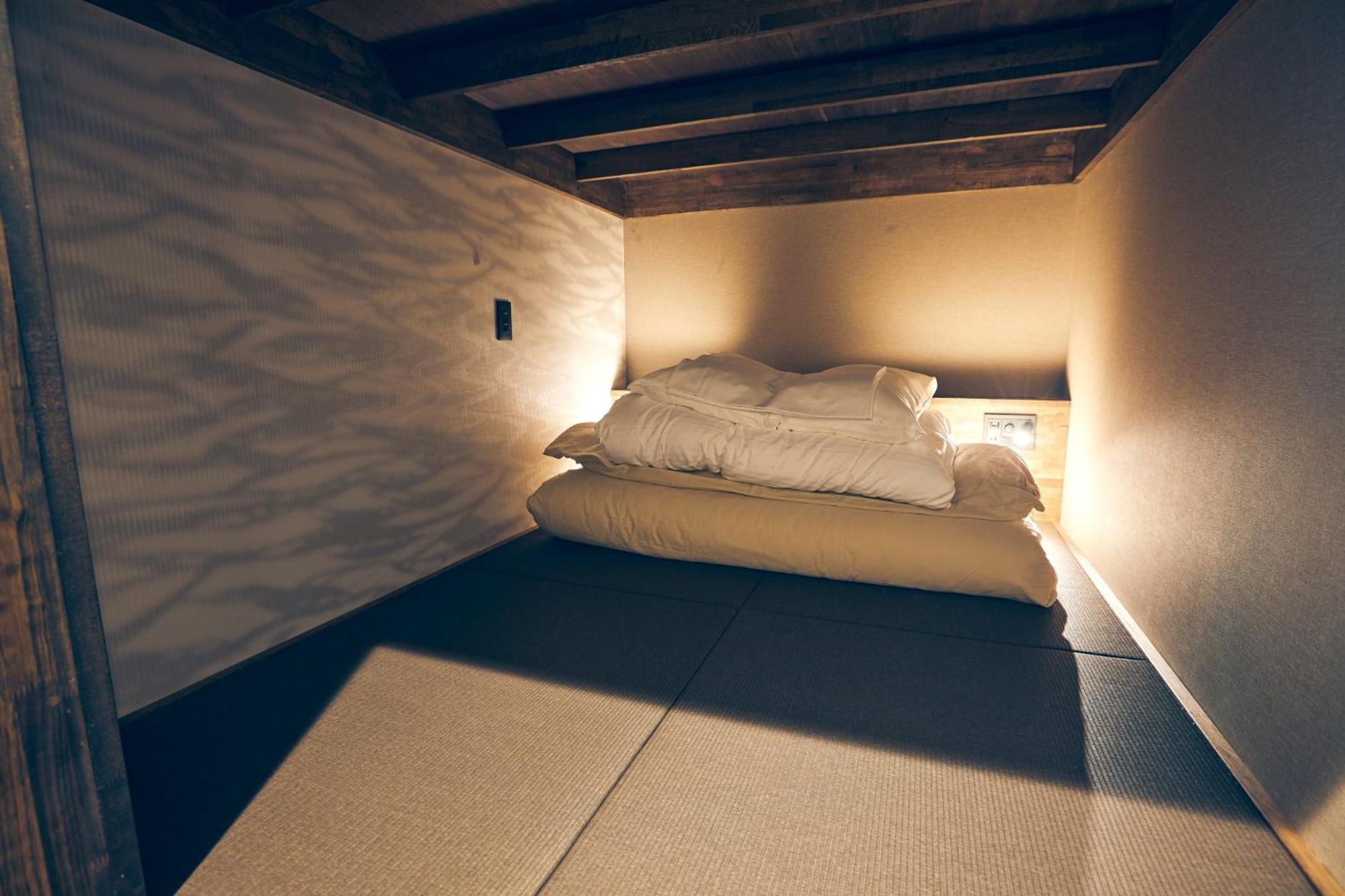 Вилла ルクス箱根湯本 Lux Hakone Yumoto Экстерьер фото